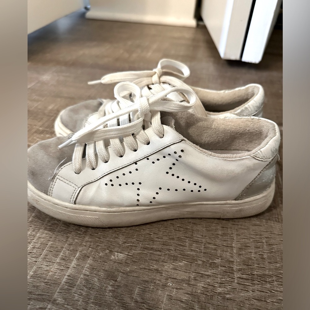 Steve Madden sneakers (look alike golden goose). Size 6